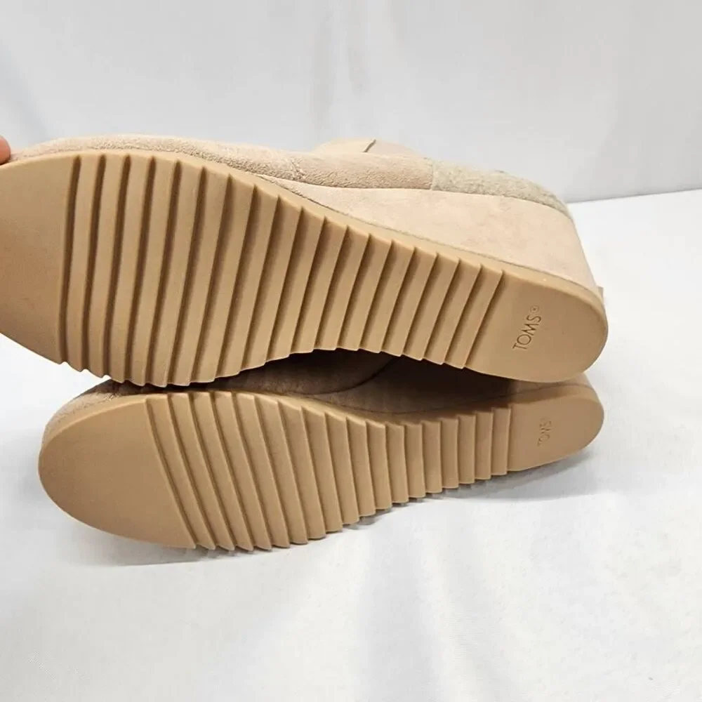 NWT TOMS Bailey Wedge Ankle Booties Warm Taupe Suede Winter Woven Size 8